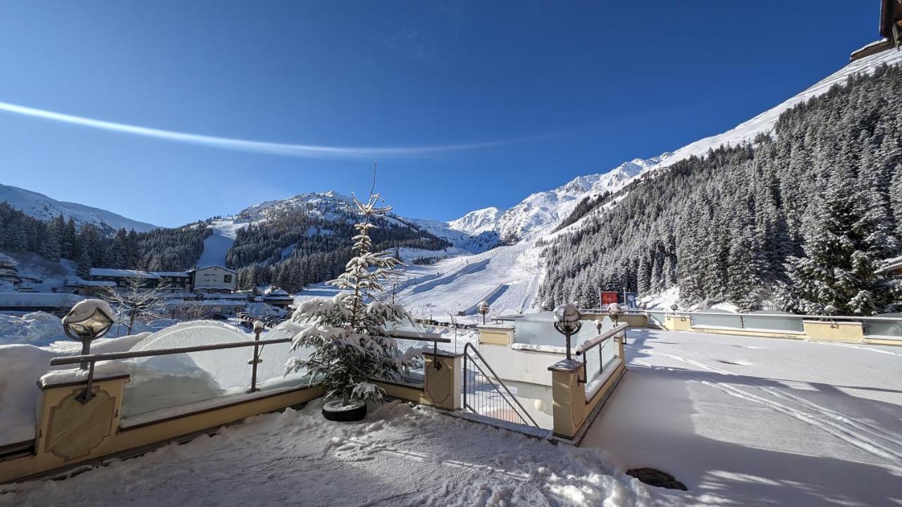 Hotel Almhof Hochfügen Extérieur photo