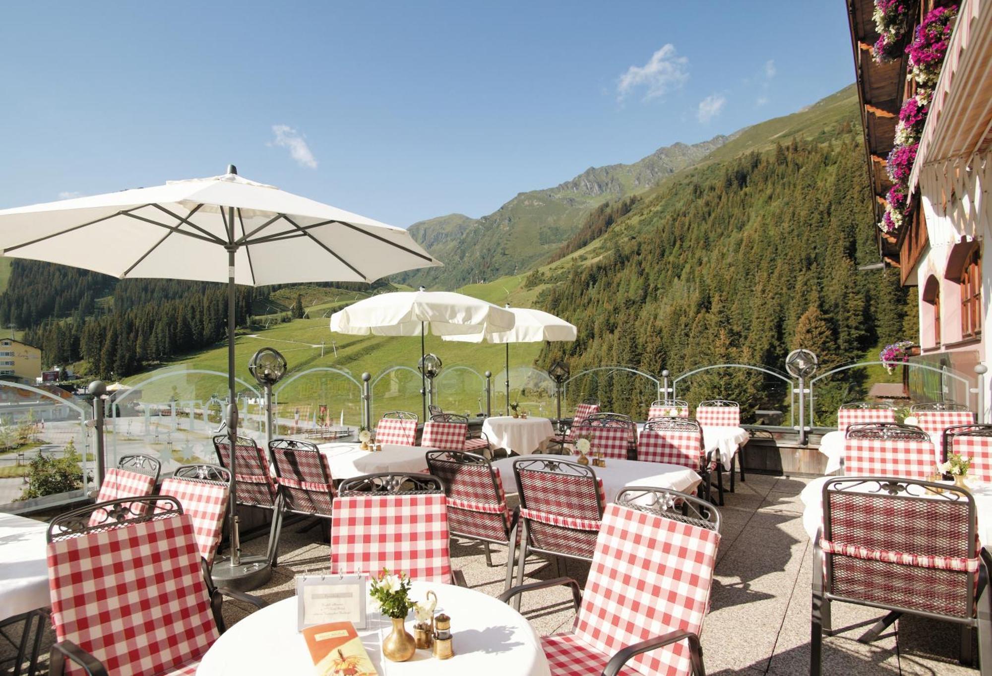 Hotel Almhof Hochfügen Extérieur photo