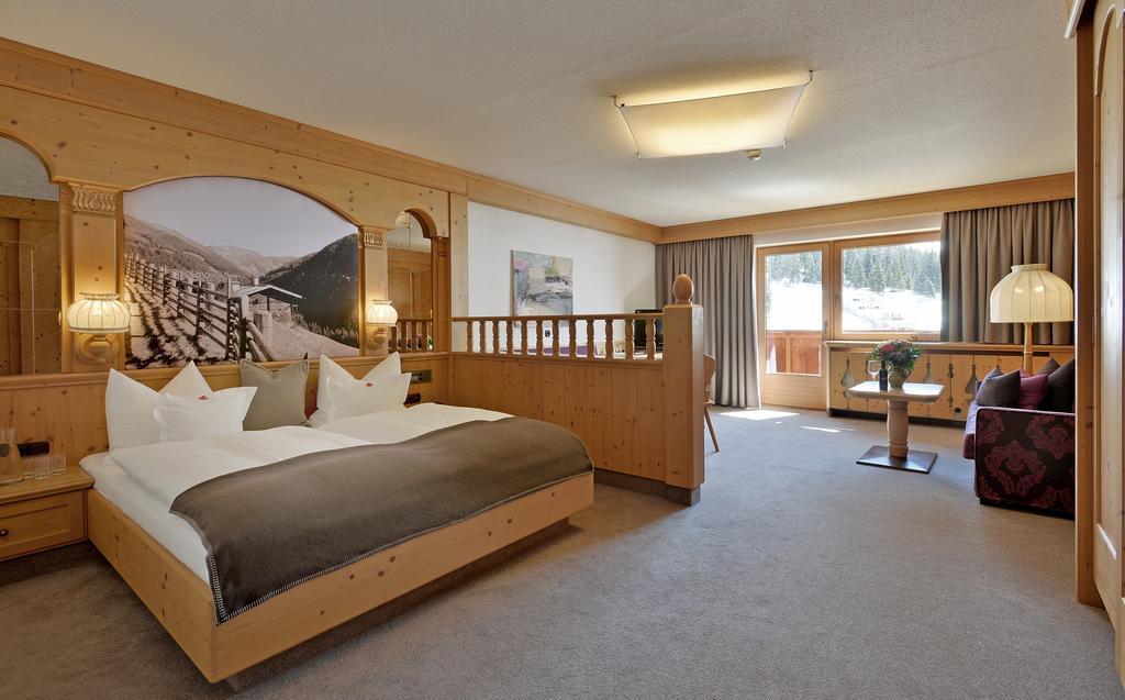 Hotel Almhof Hochfügen Extérieur photo